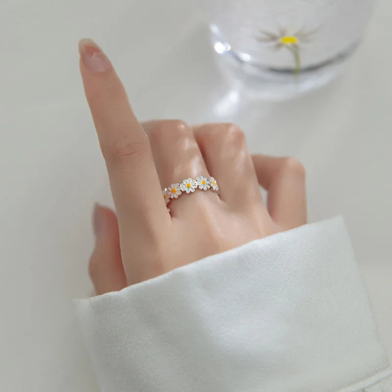 Vintage Daisy Flower Rings For Women Style Adjustable Opening Finger Ring Bride Wedding Engagement Statement Jewelry