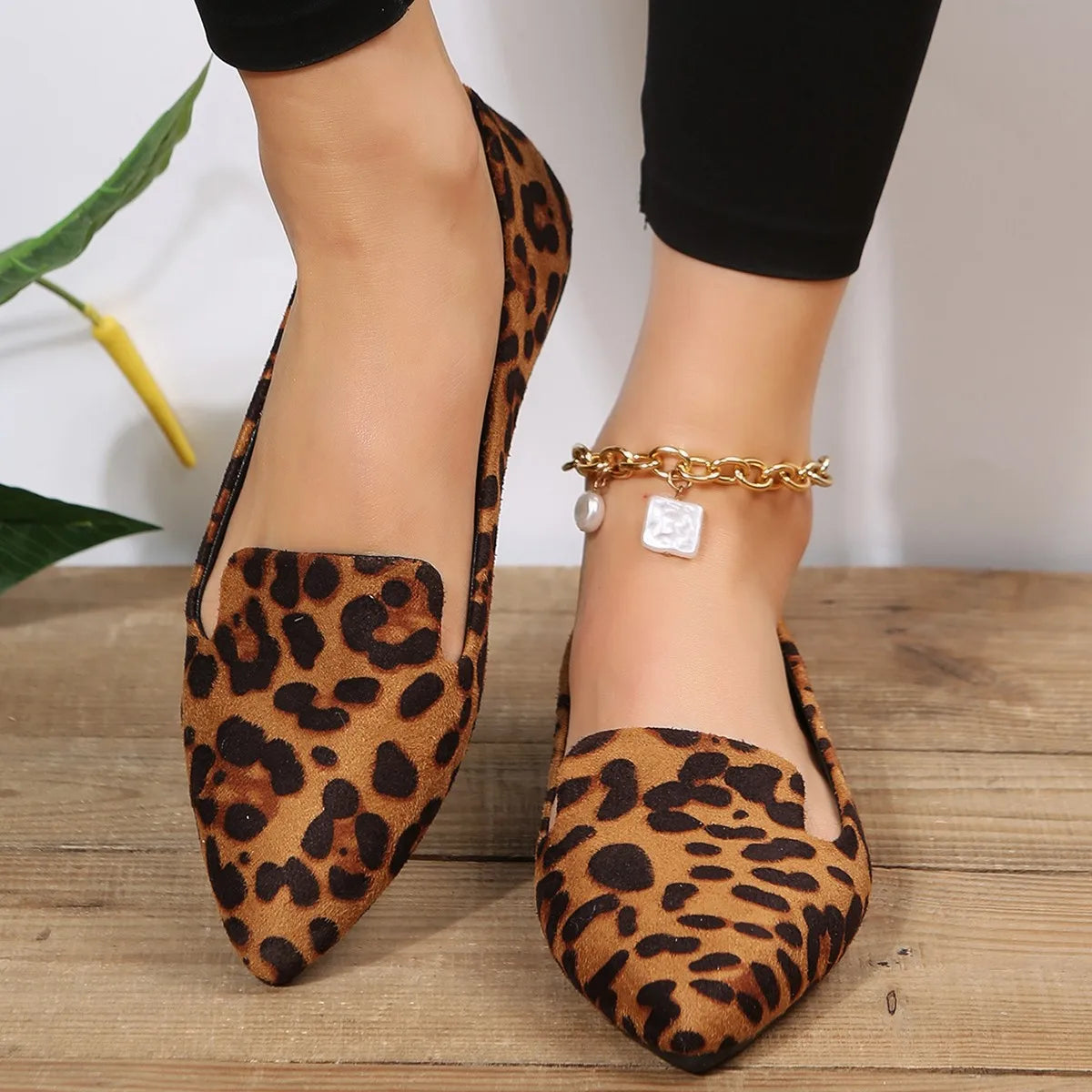 Leopard Print Pointed Toe Shoes