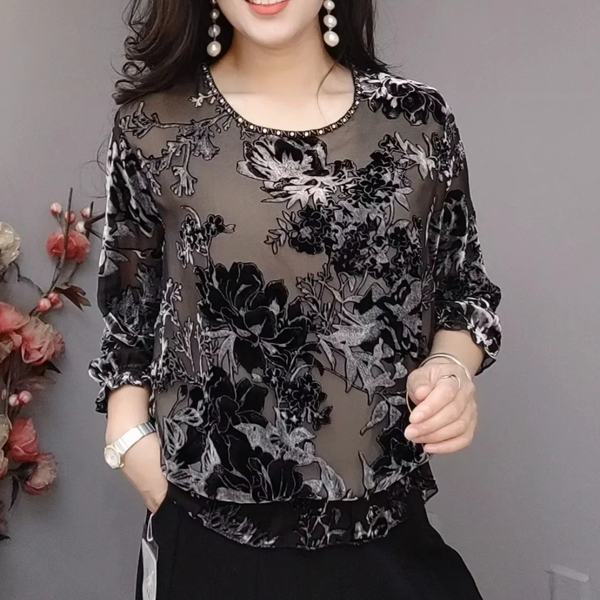 Autumn Winter Flower Western Style Top for Middle Aged and Elderly Moms Reduced Age Loose Fashion Bottom Shirt for Women